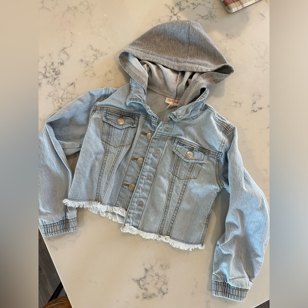 Cat & Jack girls size s 6/7 hooded denim jacket